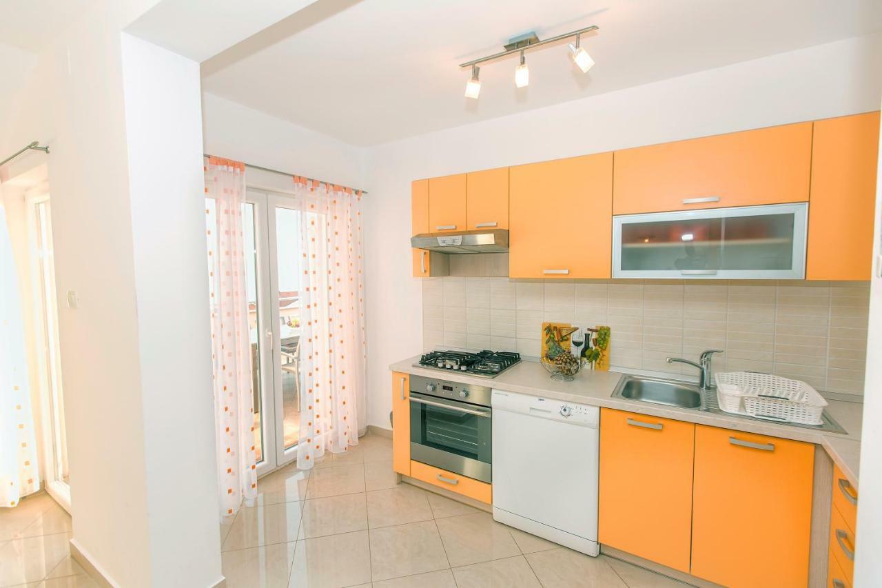 קרלובג Apartments Villa Dina מראה חיצוני תמונה