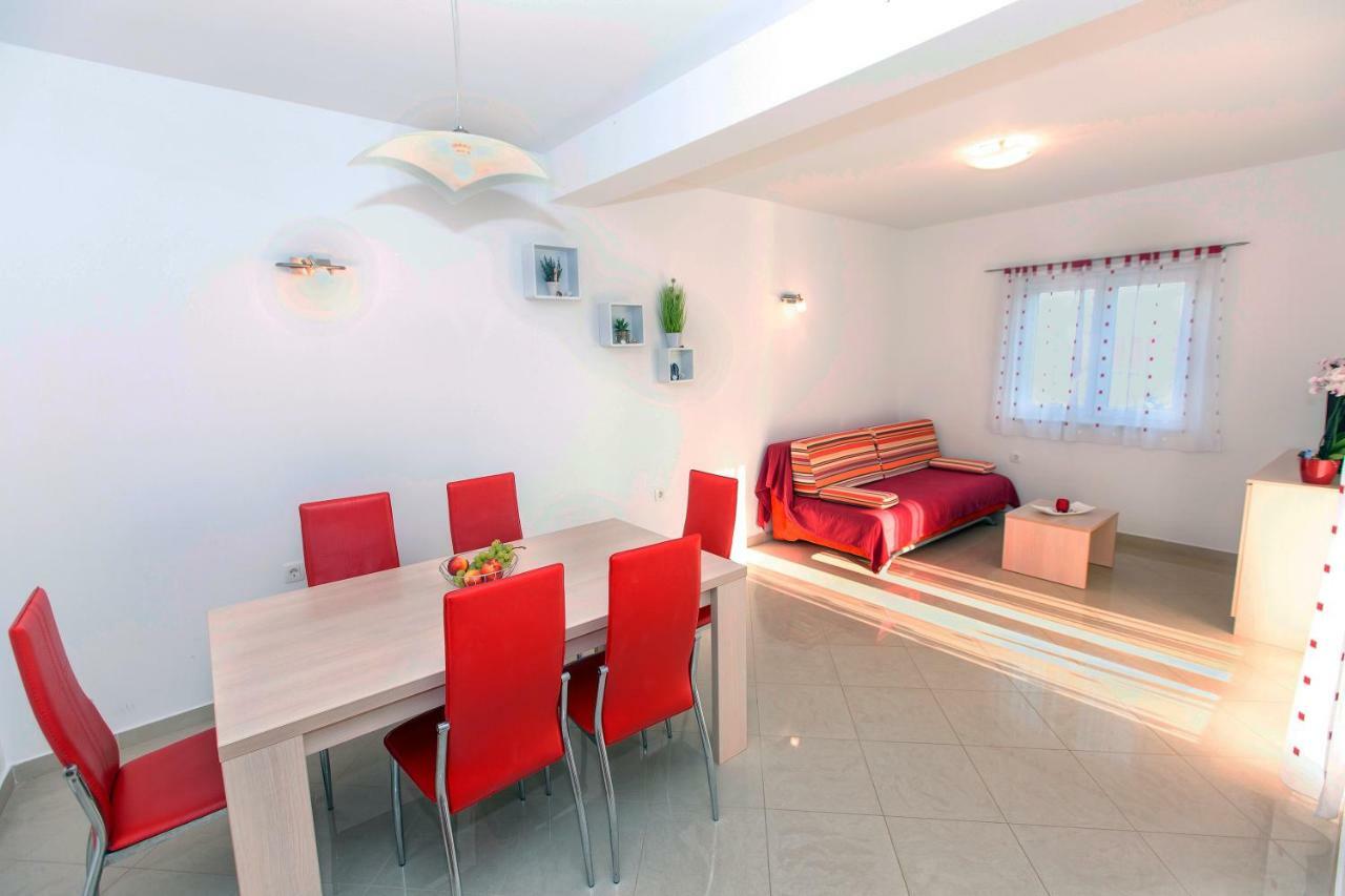 קרלובג Apartments Villa Dina מראה חיצוני תמונה